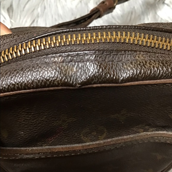 Auth Louis Vuitton Amazon Crossbody - Picture 4 of 8